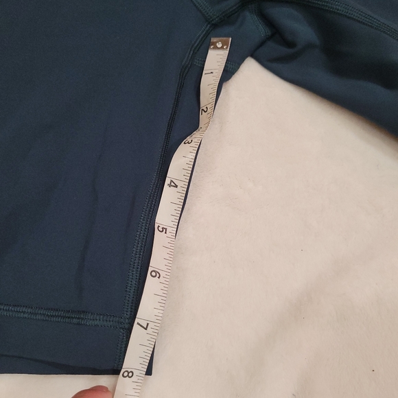 Lululemon shorts - Picture 7 of 7